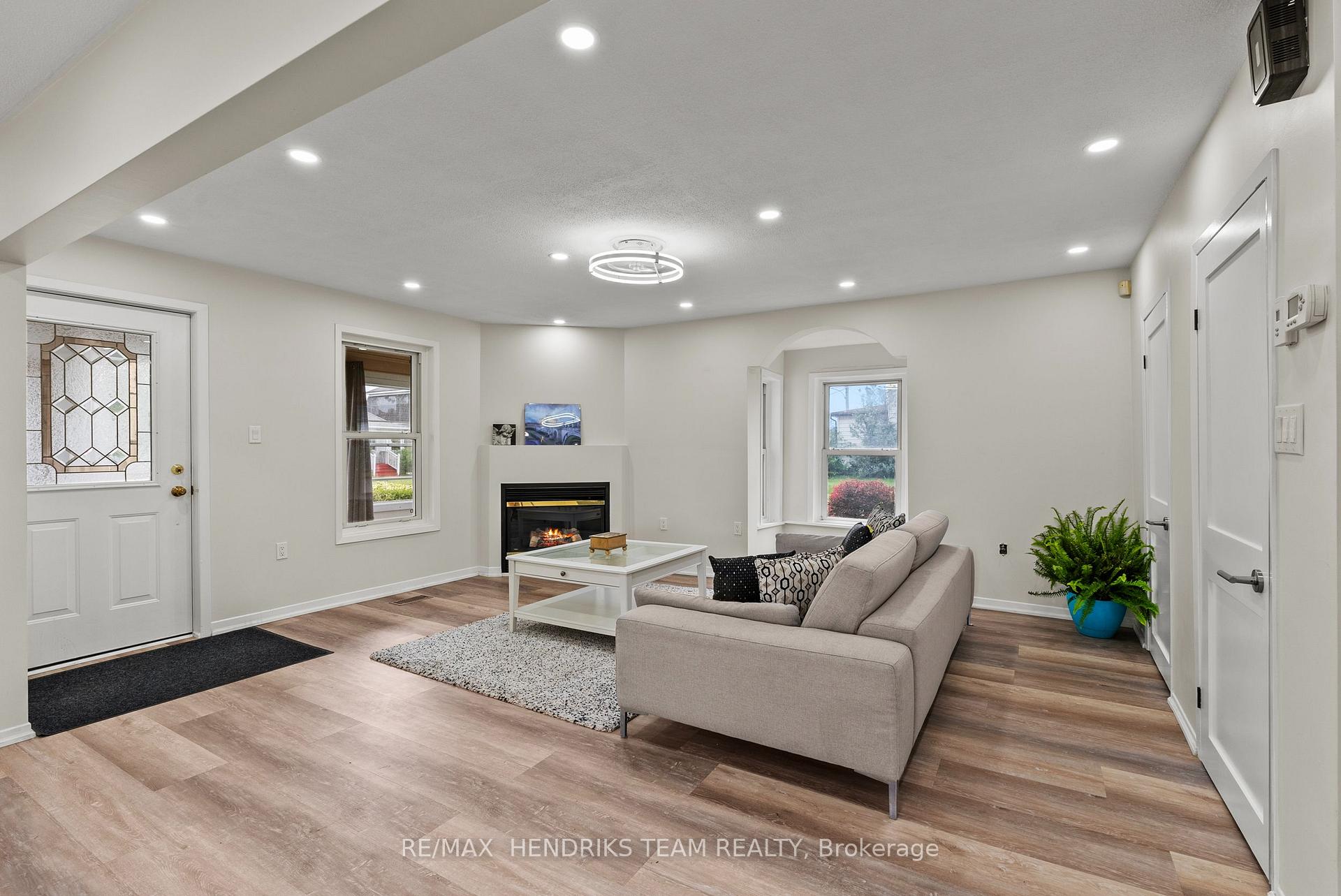 Photo 12 of 85 Pine Street S, Thorold, Thorold Downtown — HOMEH