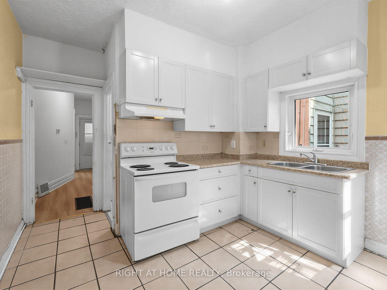 Photo 10 of 10 Havelock Street, Toronto, Dufferin Grove — HOMEH