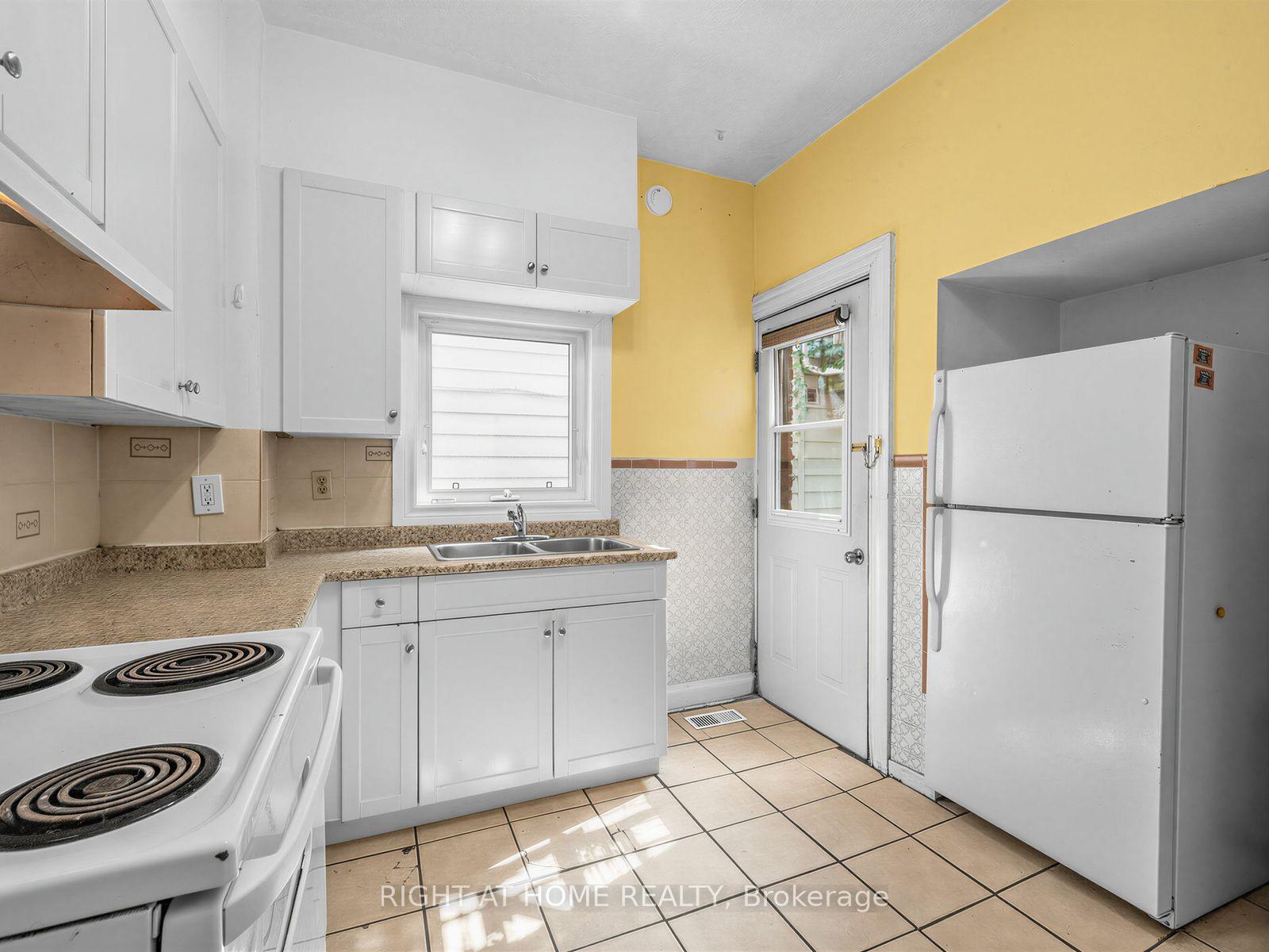 Photo 11 of 10 Havelock Street, Toronto, Dufferin Grove — HOMEH