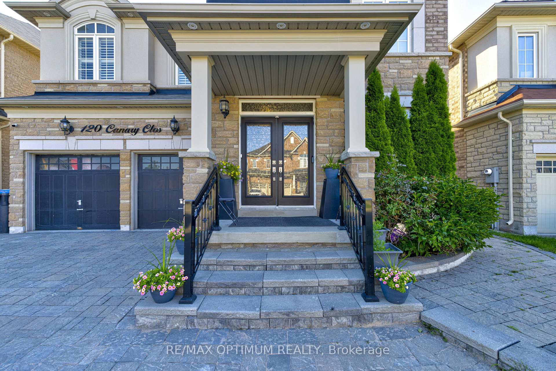 Photo 3 of 120 Canary Close, Brampton, Credit Valley — HOMEH
