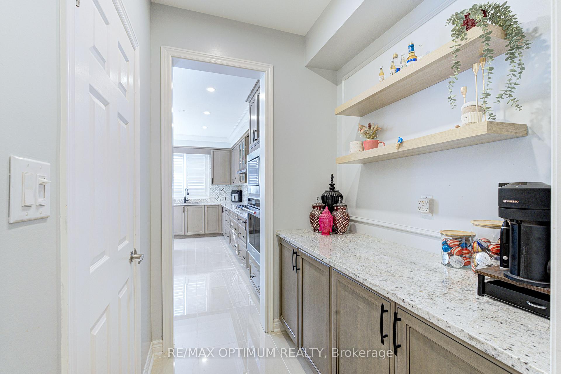 Photo 10 of 120 Canary Close, Brampton, Credit Valley — HOMEH