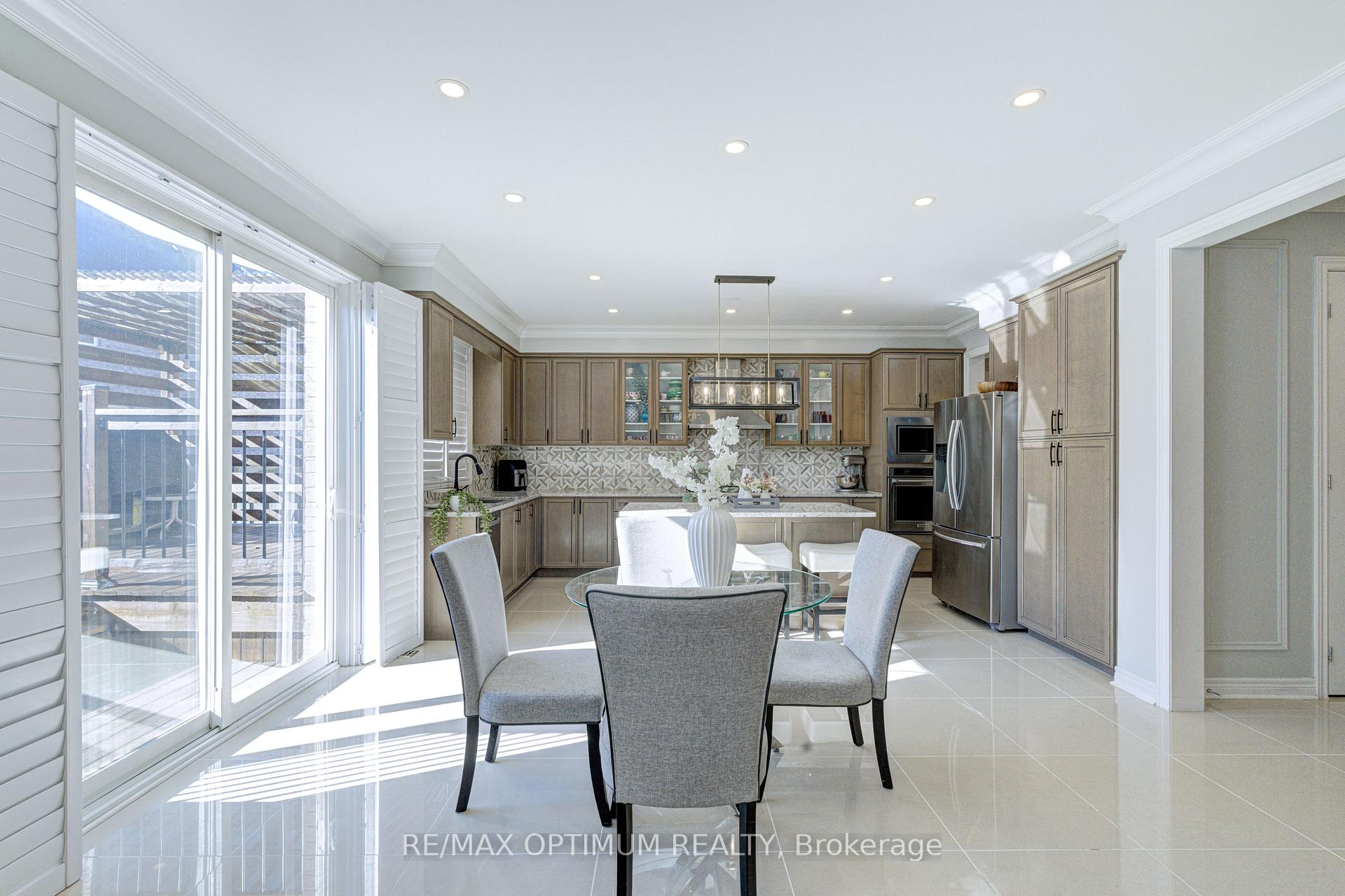 Photo 13 of 120 Canary Close, Brampton, Credit Valley — HOMEH