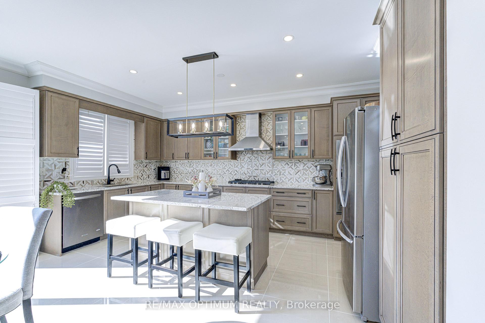 Photo 15 of 120 Canary Close, Brampton, Credit Valley — HOMEH
