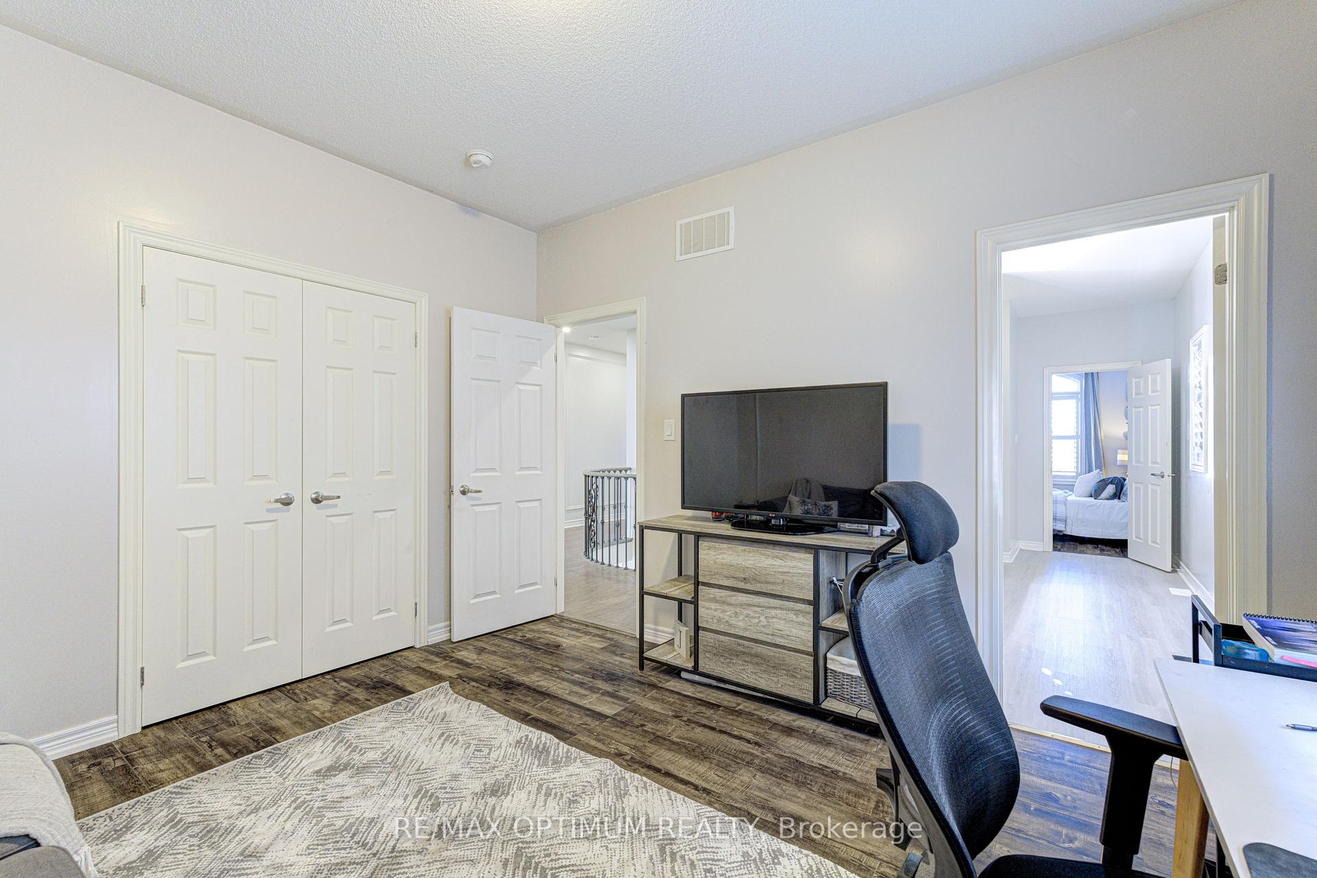 Photo 33 of 120 Canary Close, Brampton, Credit Valley — HOMEH