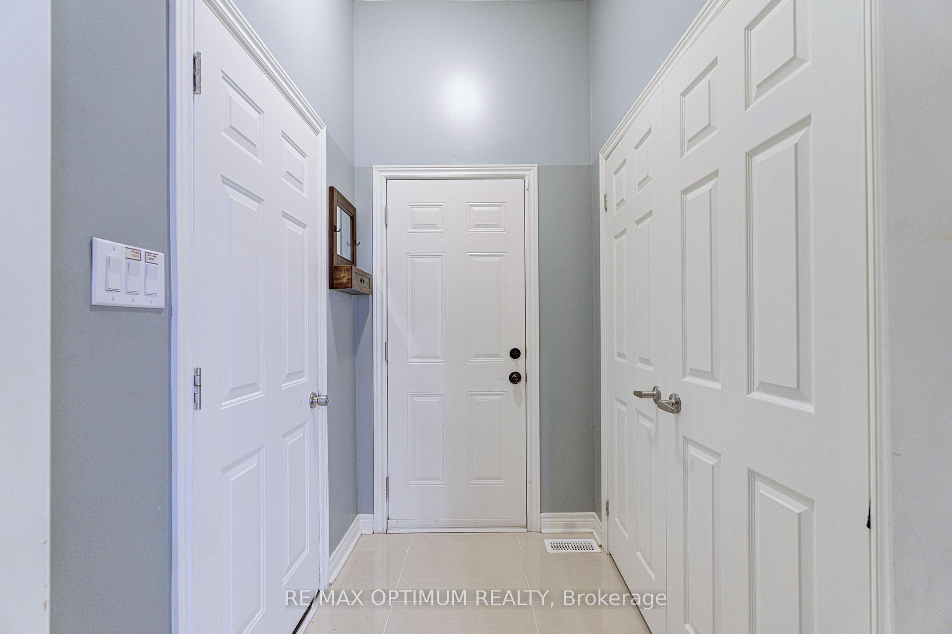 Photo 38 of 120 Canary Close, Brampton, Credit Valley — HOMEH