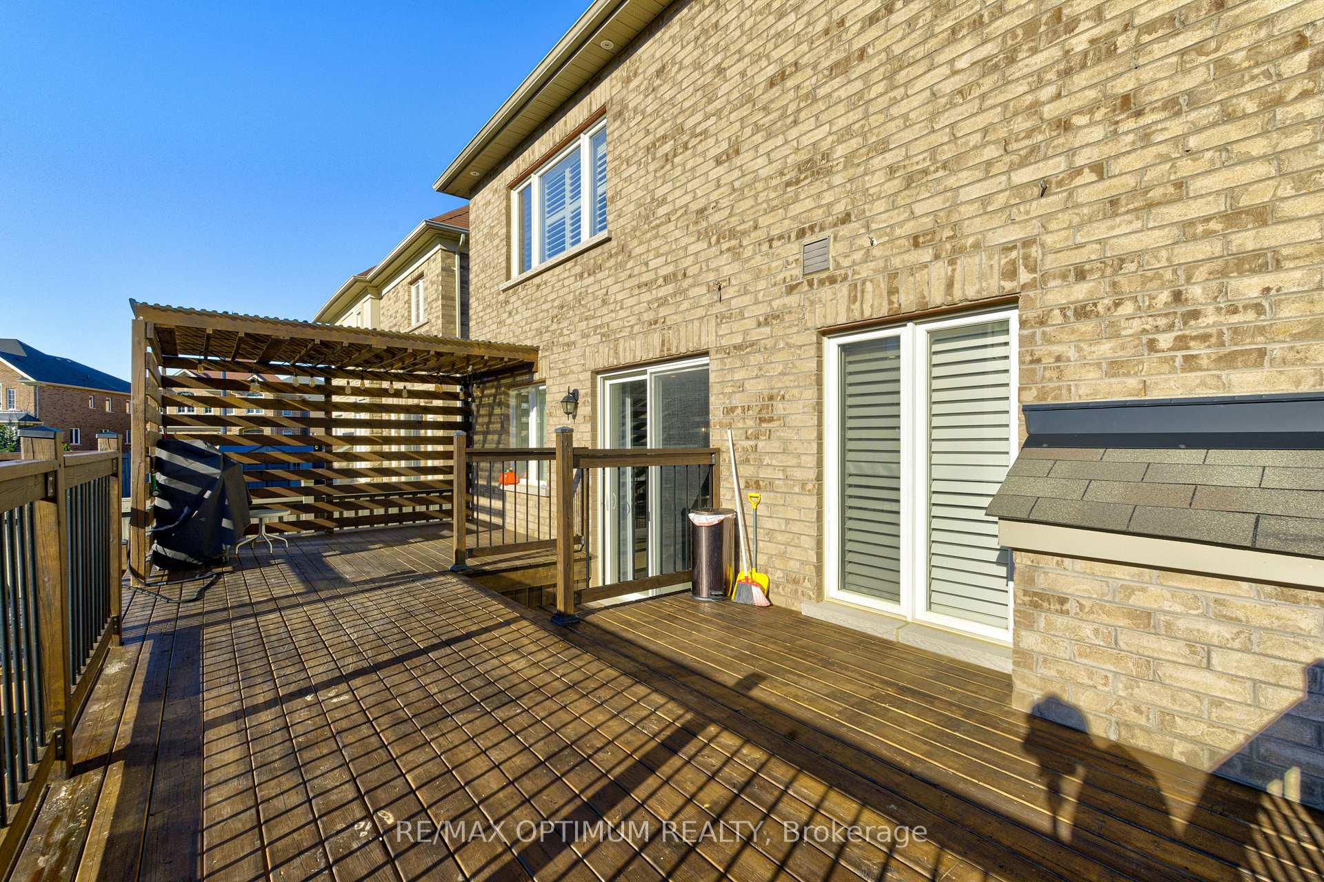 Photo 46 of 120 Canary Close, Brampton, Credit Valley — HOMEH