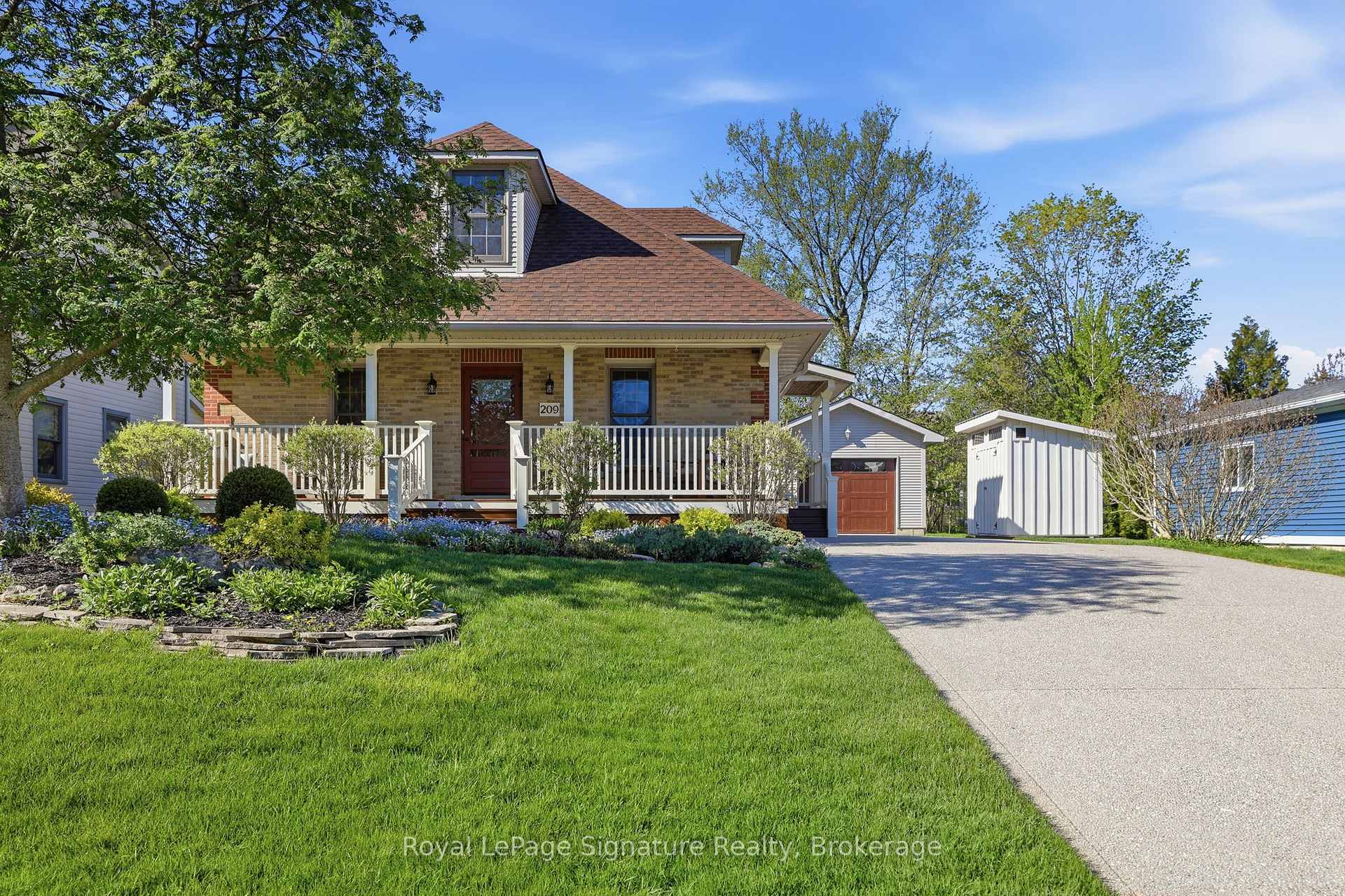 Photo of 209 Summerhill Road