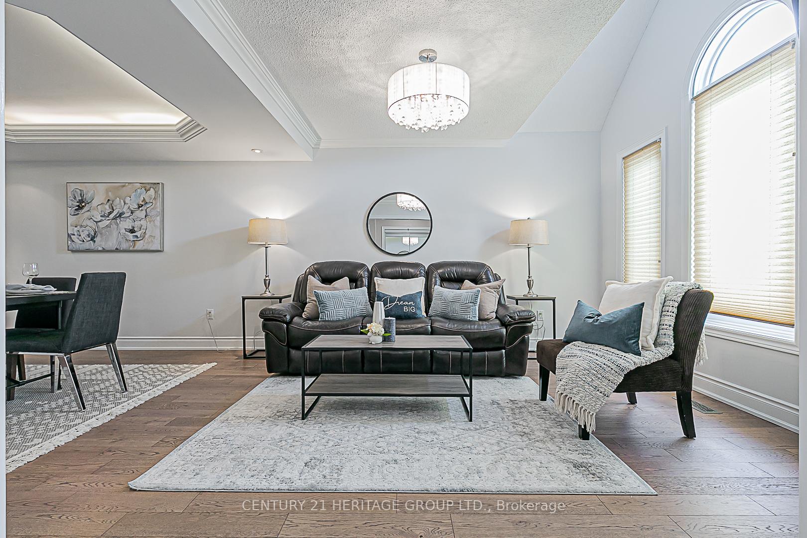 Photo 3 of 310 Chambers Crescent, Newmarket, Armitage — HOMEH