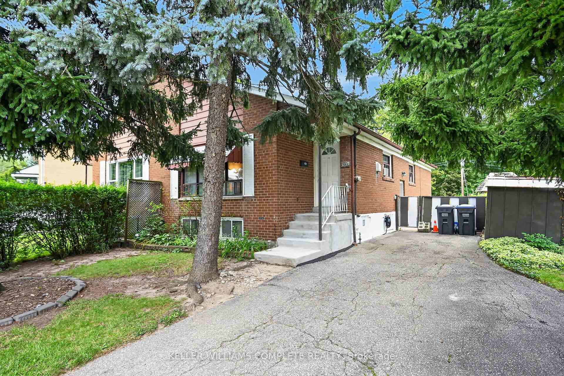 Front of 3239 Queen Frederica Drive