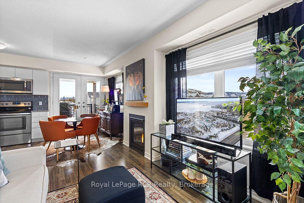 Photo 11 of 7 Anchorage Crescent, Collingwood — HOMEH