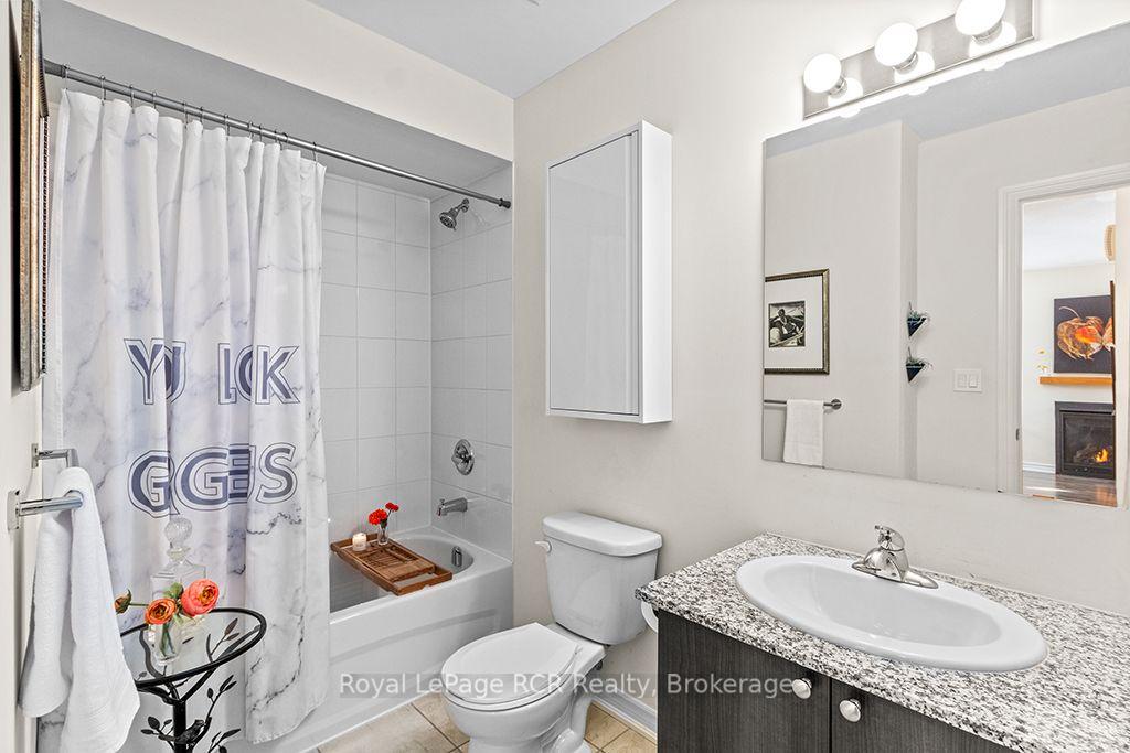 Photo 21 of 7 Anchorage Crescent, Collingwood — HOMEH
