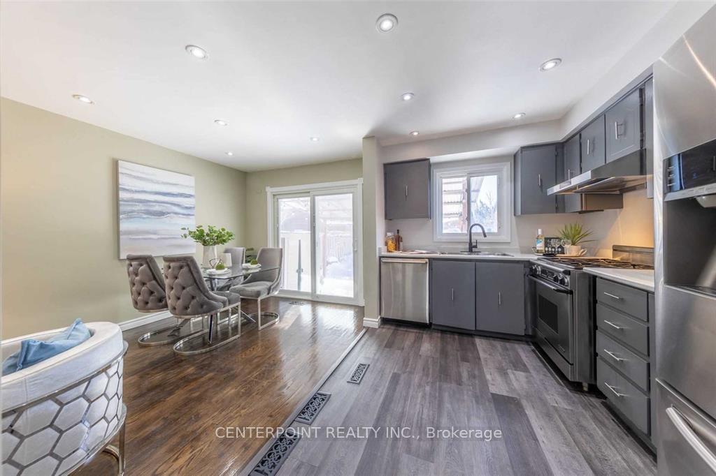 Photo 4 of 120 Dunbar Crescent, Markham, Milliken Mills East — HOMEH