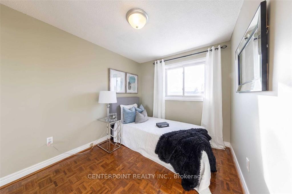 Photo 7 of 120 Dunbar Crescent, Markham, Milliken Mills East — HOMEH
