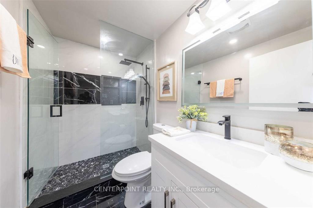 Photo 8 of 120 Dunbar Crescent, Markham, Milliken Mills East — HOMEH