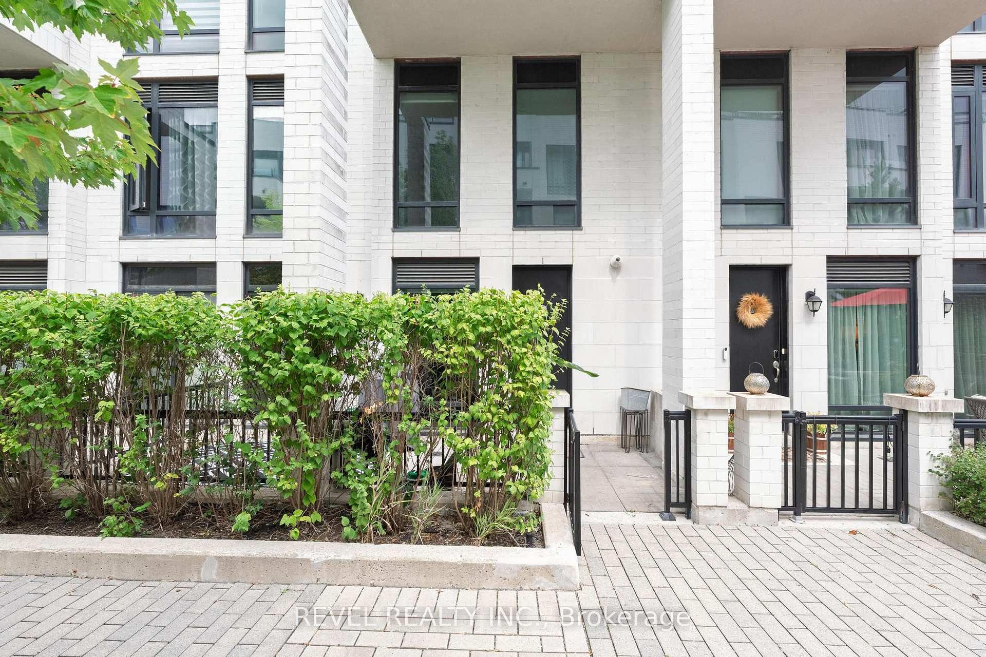 Photo 3 of Unit 108, 136 Widdicombe Hill Boulevard, Etobicoke, Willowridge-Martingrove-Richview — HOMEH