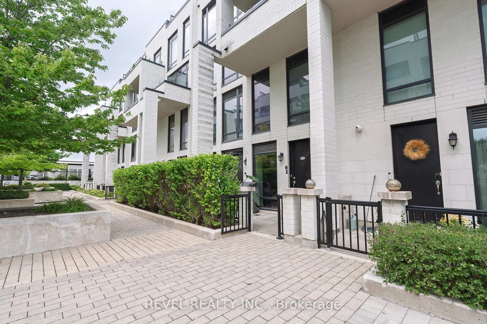 Photo 4 of Unit 108, 136 Widdicombe Hill Boulevard, Etobicoke, Willowridge-Martingrove-Richview — HOMEH