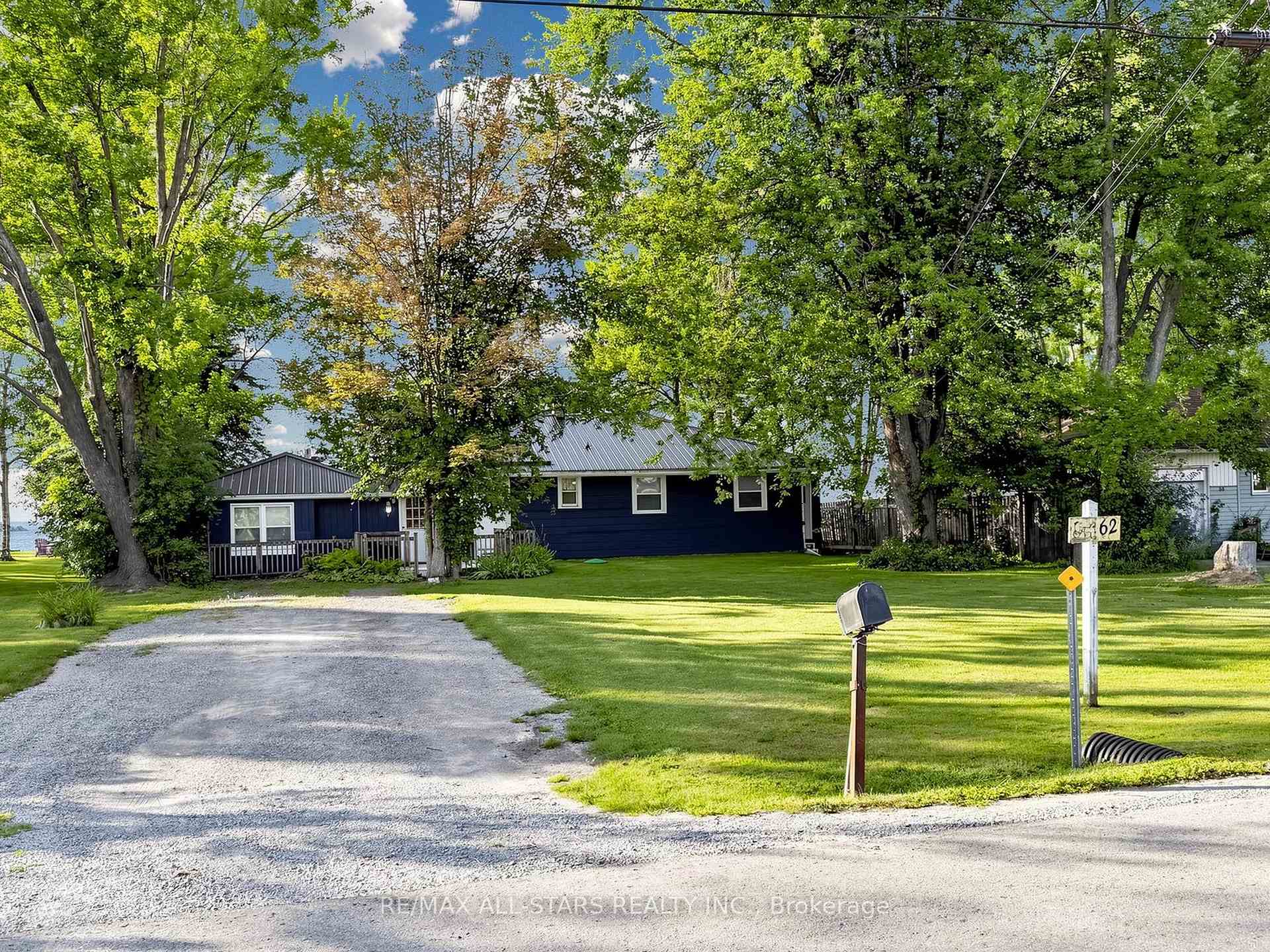 Photo 2 of 62 Irving Drive, Georgina, Pefferlaw — HOMEH