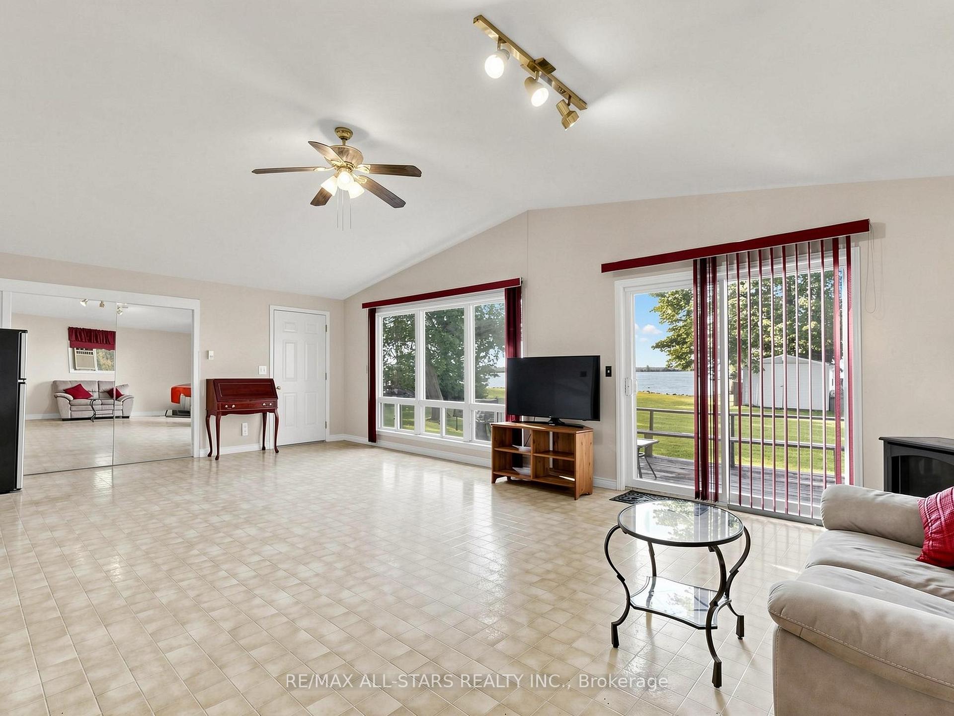 Photo 6 of 62 Irving Drive, Georgina, Pefferlaw — HOMEH