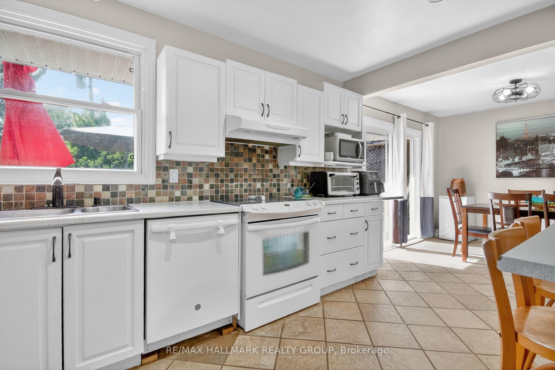 Photo 12 of 2966 Linton Road, Ottawa, Riverside Park South — HOMEH