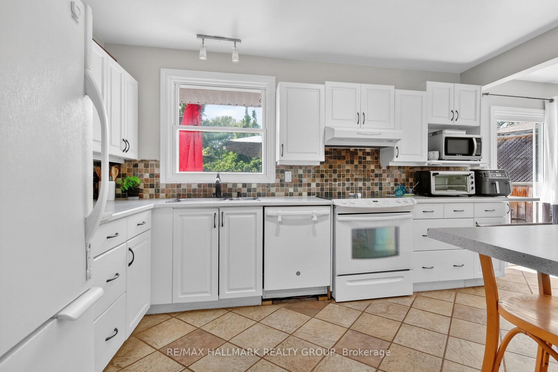 Photo 13 of 2966 Linton Road, Ottawa, Riverside Park South — HOMEH