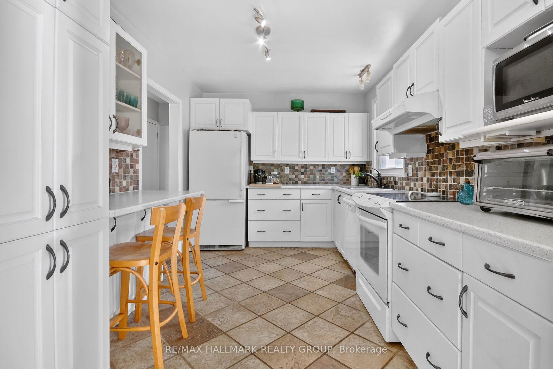 Photo 15 of 2966 Linton Road, Ottawa, Riverside Park South — HOMEH
