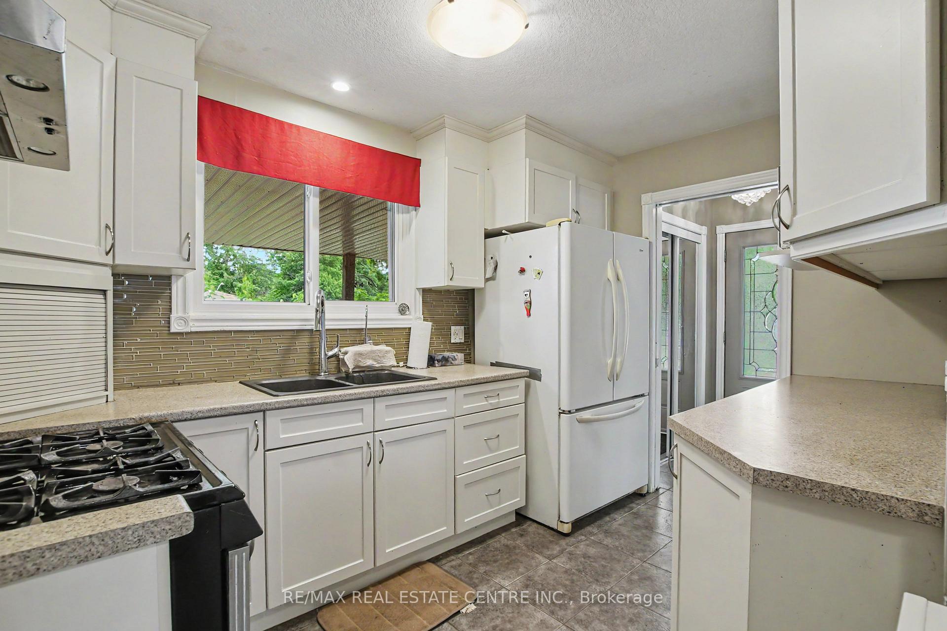 Photo 9 of 514 Havelock Drive, Waterloo, Lakeshore Village — HOMEH