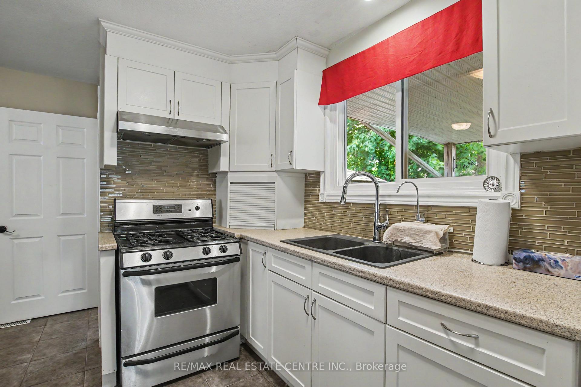 Photo 10 of 514 Havelock Drive, Waterloo, Lakeshore Village — HOMEH