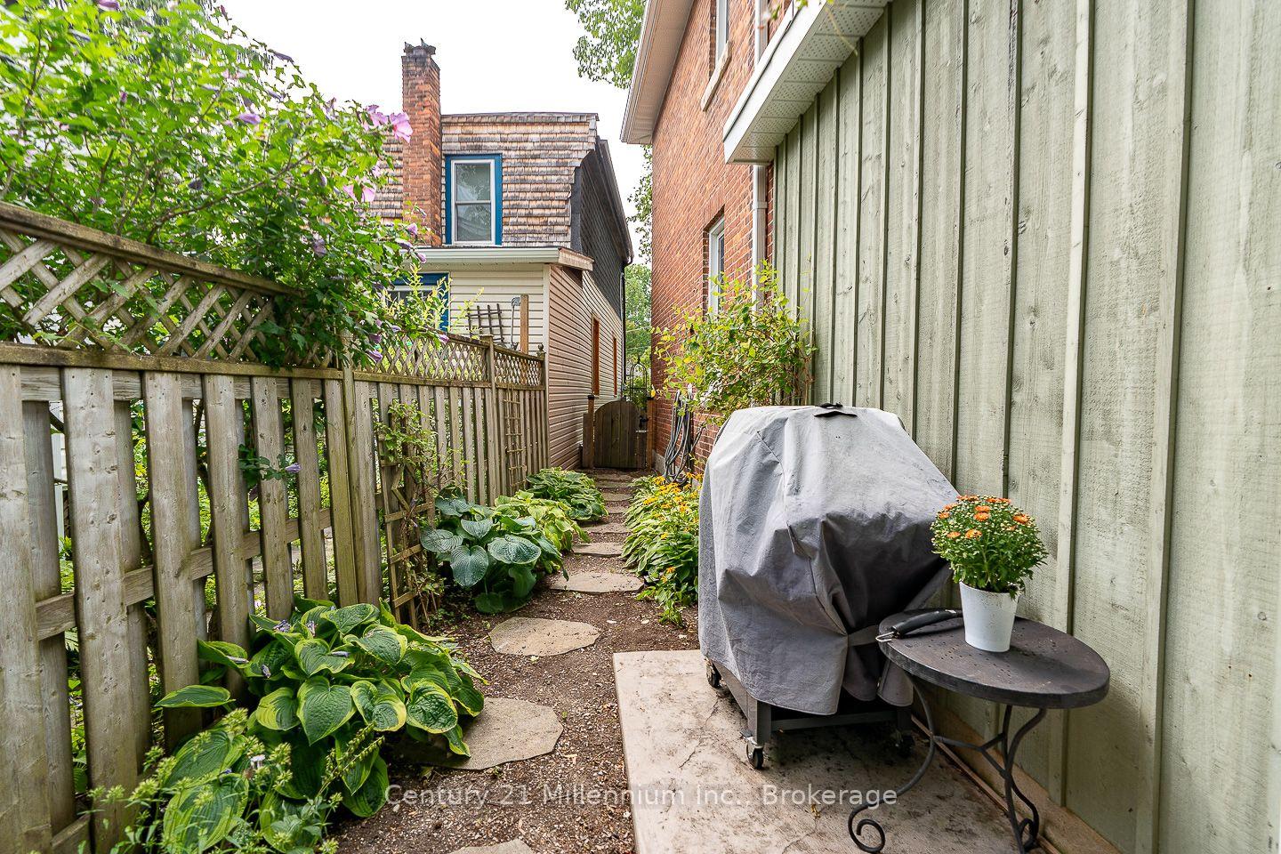 Photo 46 of 169 5th A Street E, Owen Sound — HOMEH