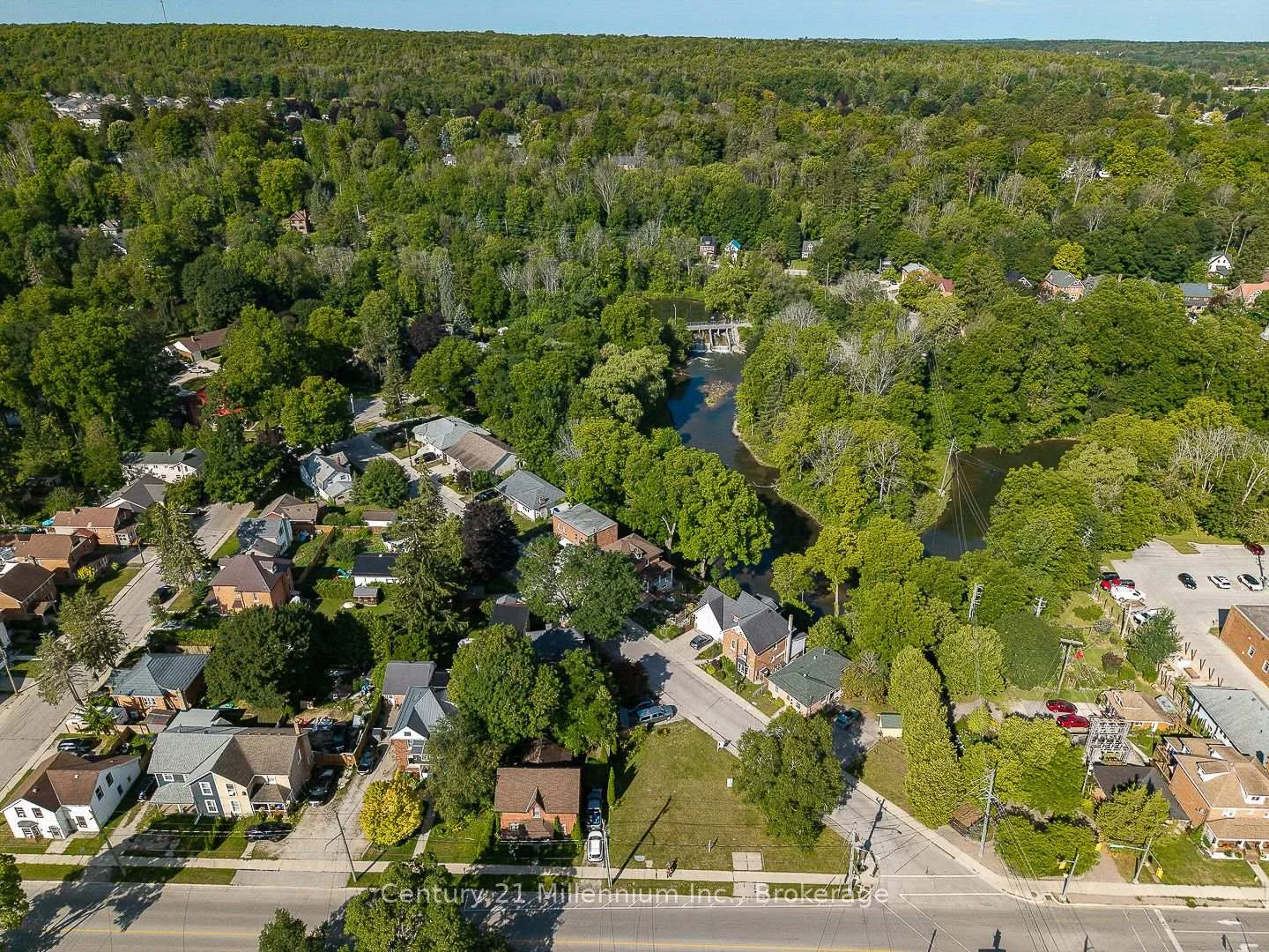 Photo 8 of 169 5th A Street E, Owen Sound — HOMEH