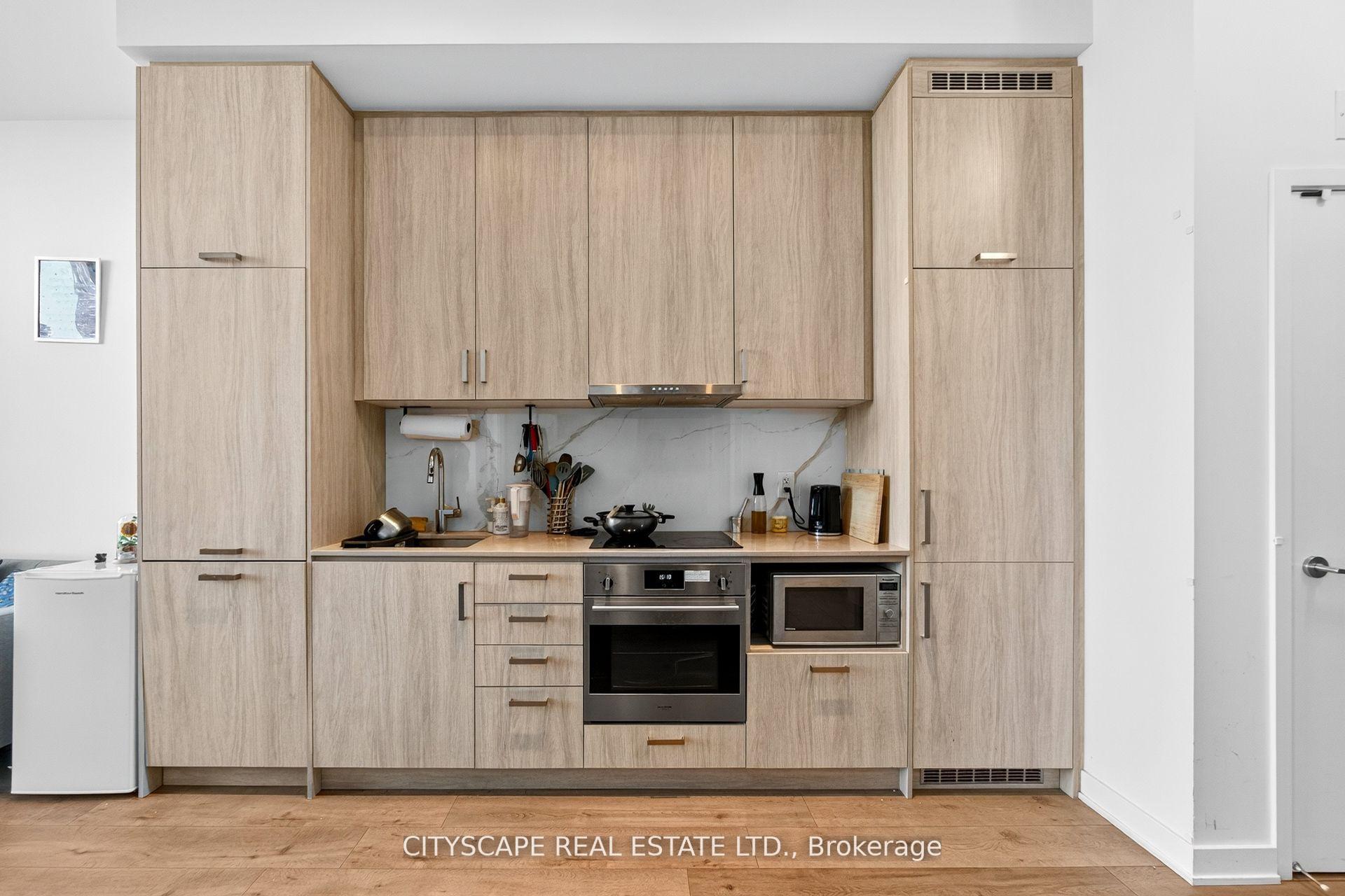 Photo 15 of Unit 210, 60 Honeycrisp Crescent, Vaughan, Vaughan Corporate Centre — HOMEH