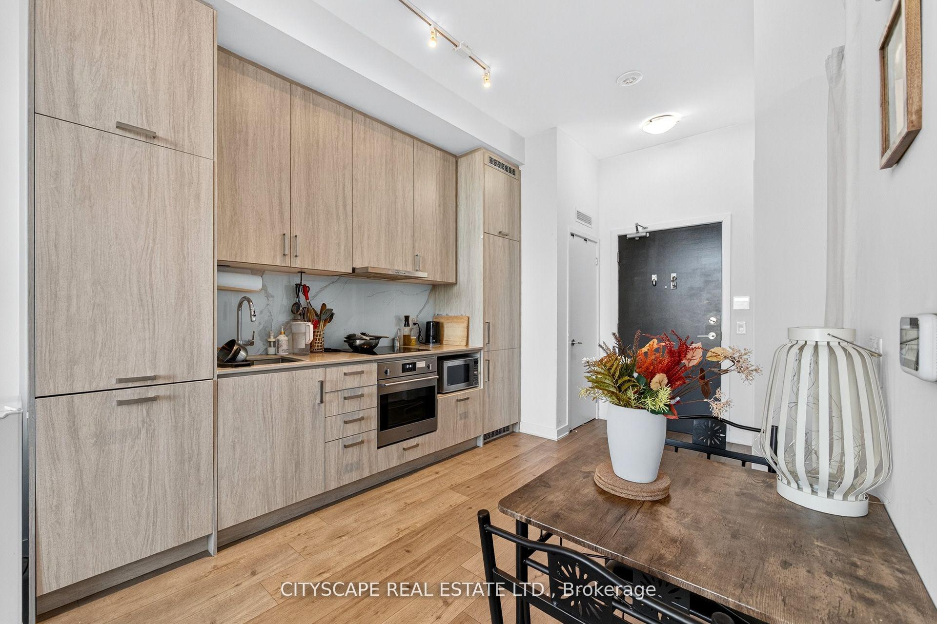 Photo 18 of Unit 210, 60 Honeycrisp Crescent, Vaughan, Vaughan Corporate Centre — HOMEH