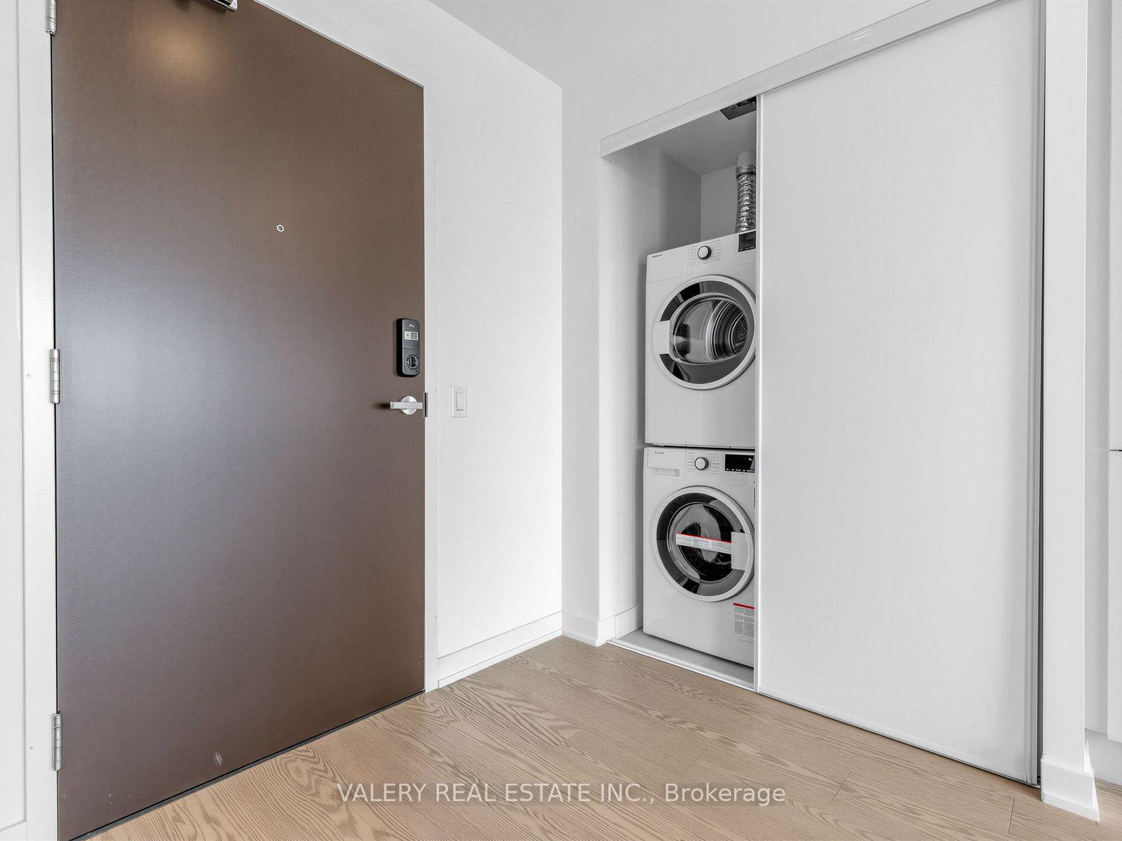 Photo 2 of Unit 516, 448 Burnhamthorpe Road W, Mississauga, Sheridan — HOMEH