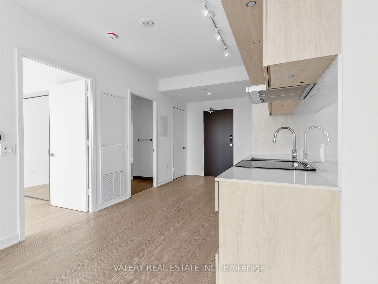Photo 5 of Unit 516, 448 Burnhamthorpe Road W, Mississauga, Sheridan — HOMEH