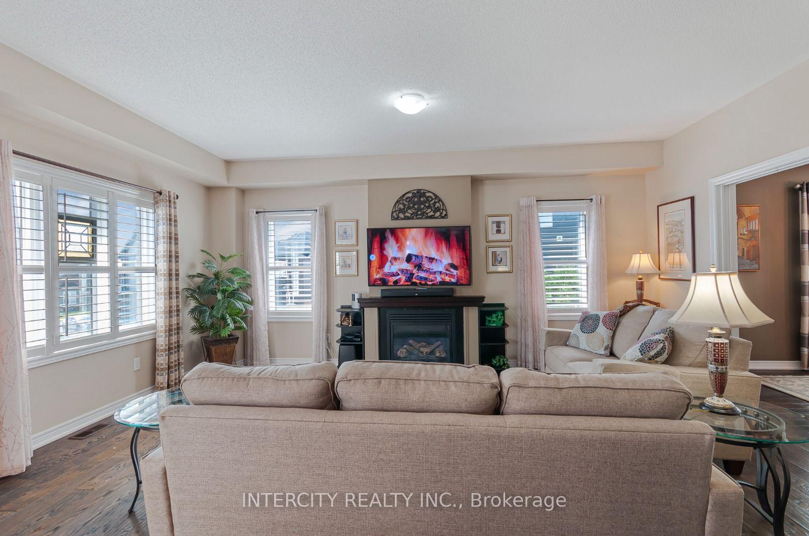Photo 11 of 1359 Dallman Street, Innisfil, Lefroy — HOMEH