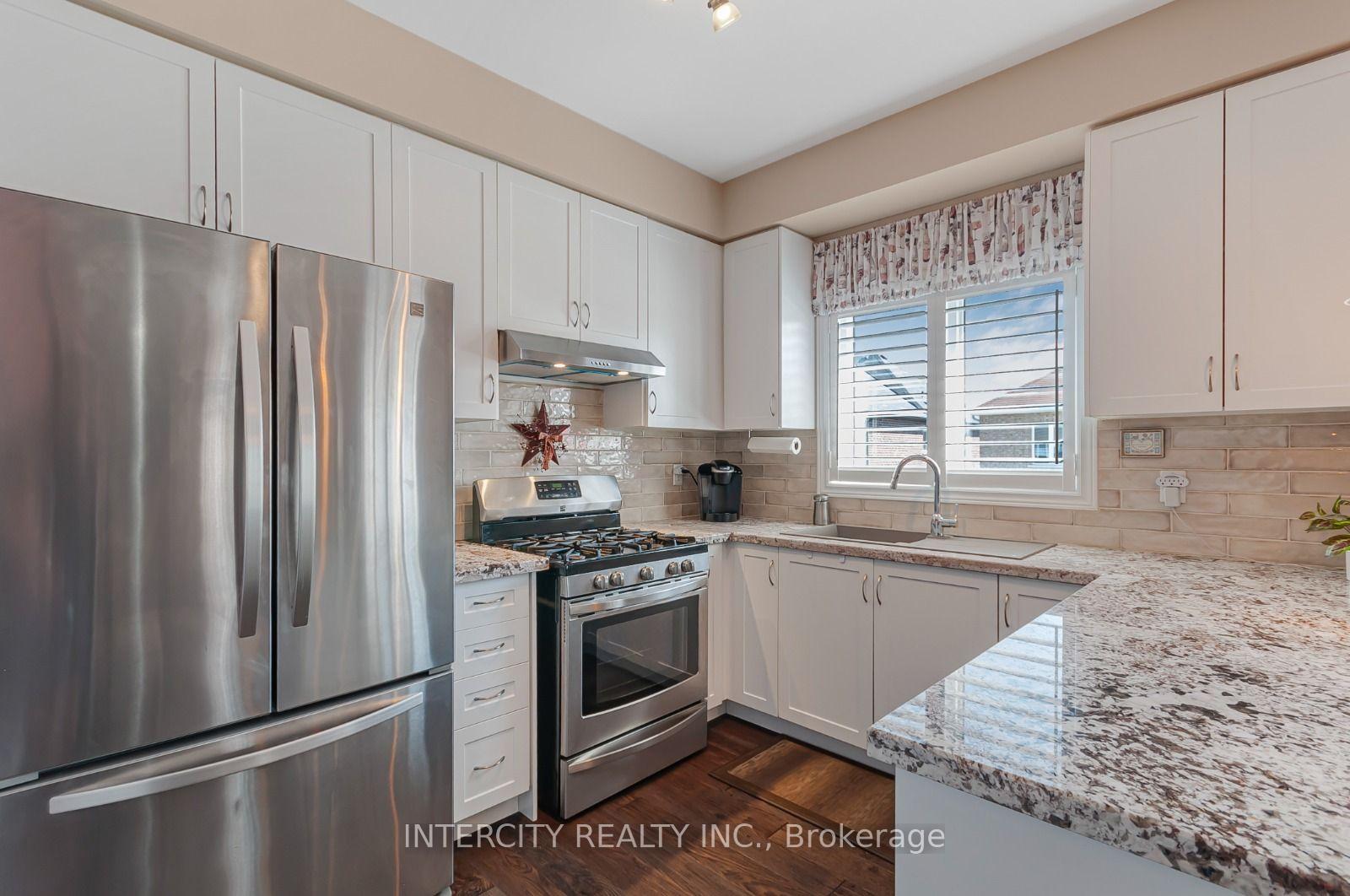 Photo 14 of 1359 Dallman Street, Innisfil, Lefroy — HOMEH