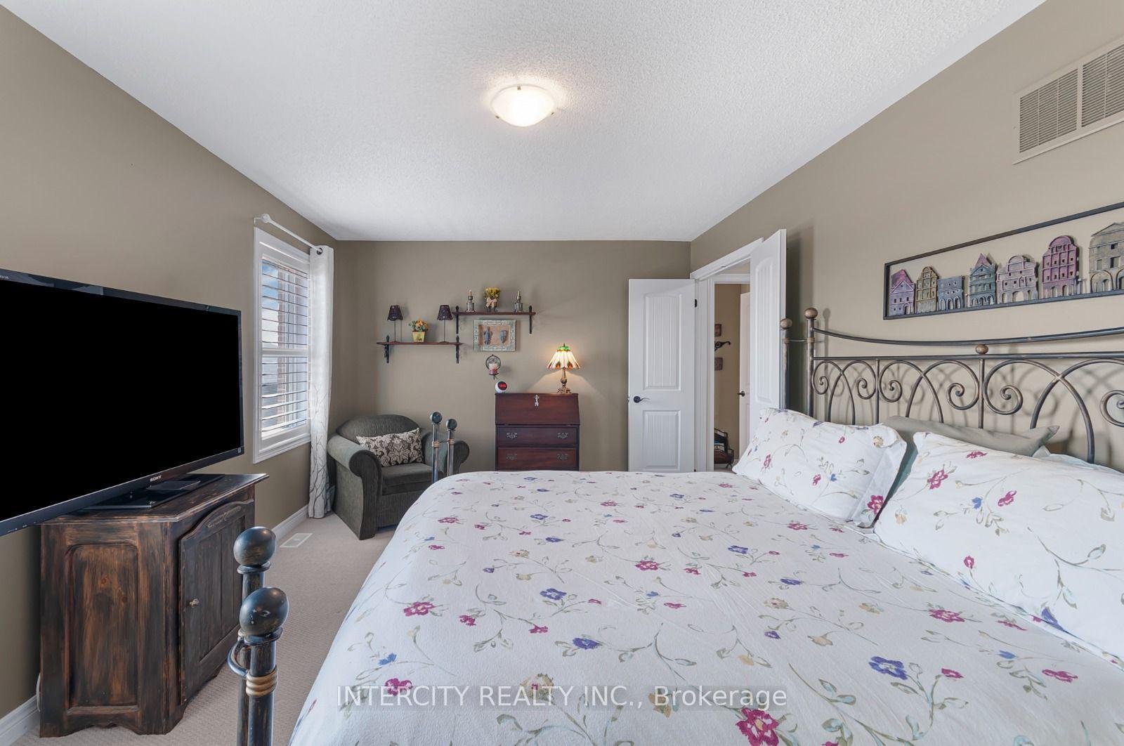 Photo 18 of 1359 Dallman Street, Innisfil, Lefroy — HOMEH