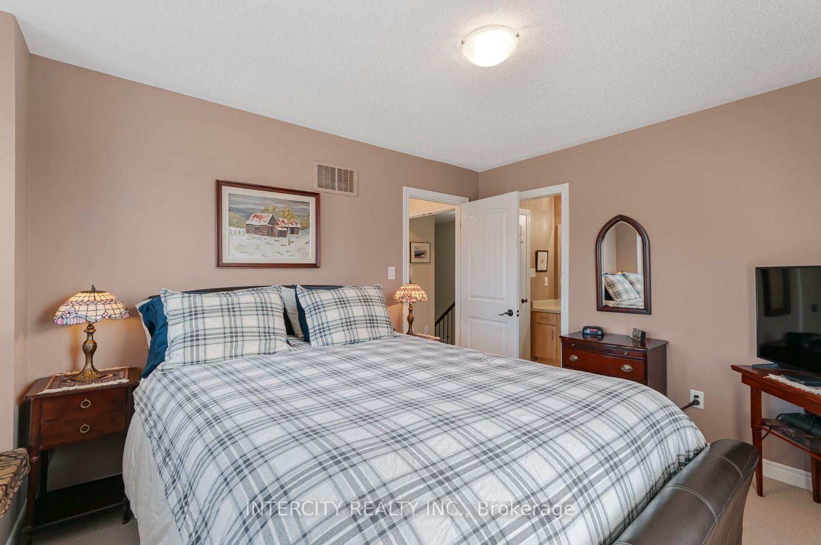 Photo 24 of 1359 Dallman Street, Innisfil, Lefroy — HOMEH