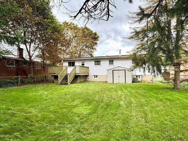Photo 3 of 355 Oak Street, Gananoque, Gananoque — HOMEH