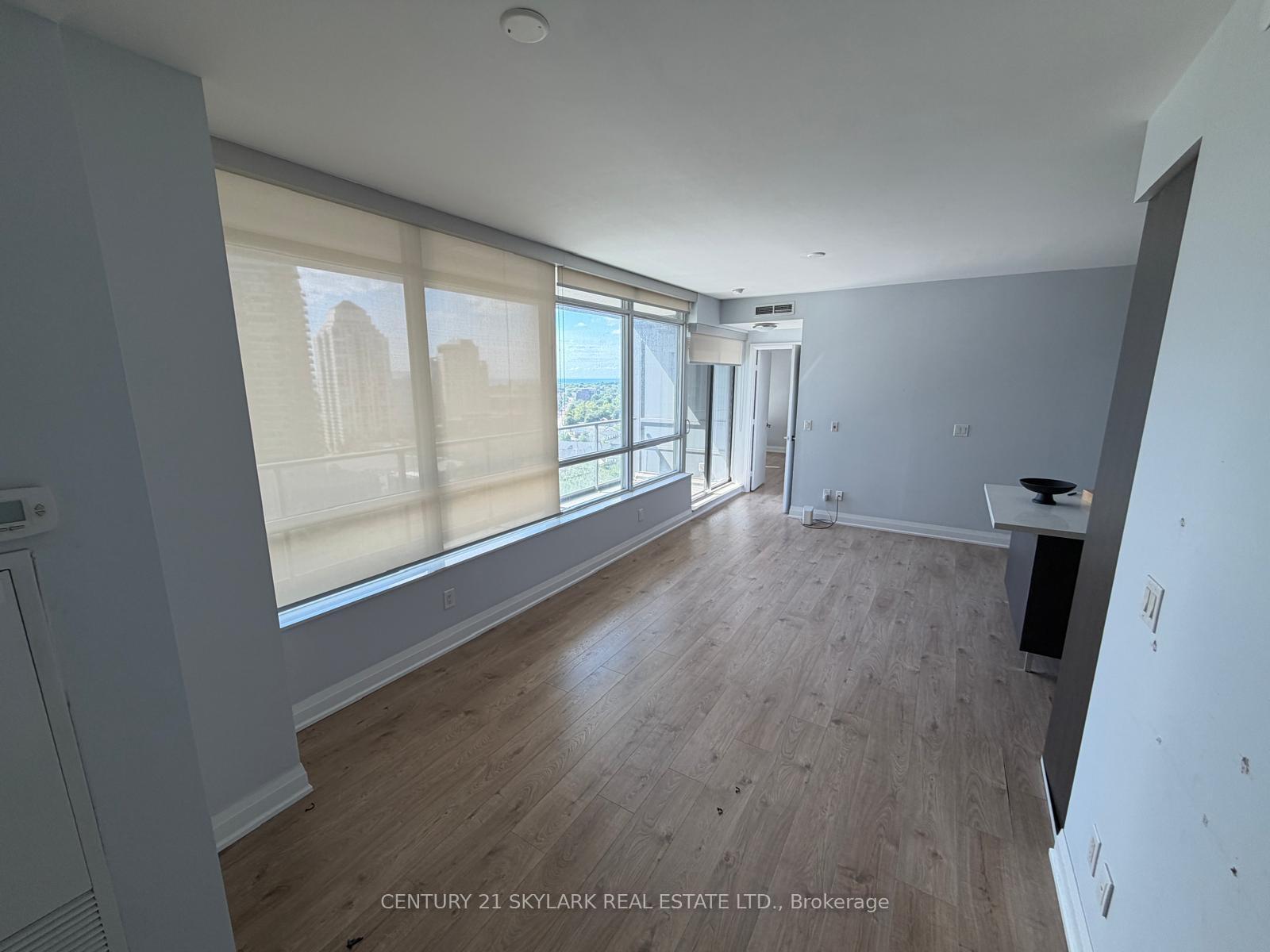 Photo 4 of Unit 1510, 36 Parklawn Road, Etobicoke, Mimico — HOMEH