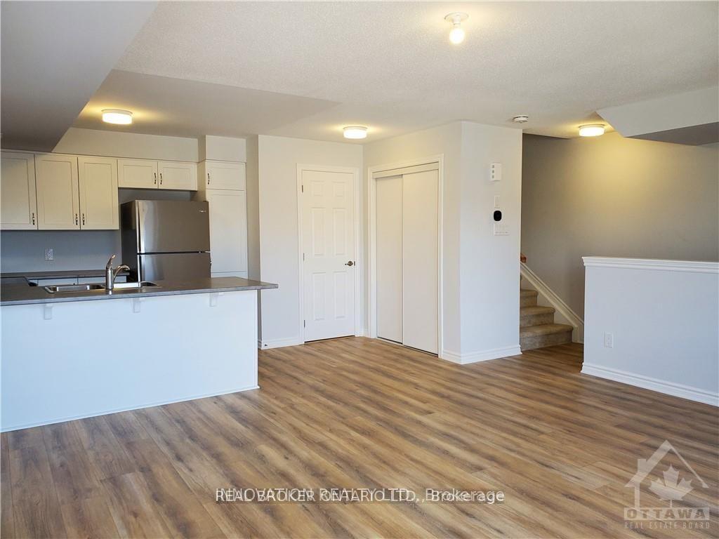 Photo 4 of 719 Rouncey Road, Ottawa, Kanata - Emerald Meadows/Trailwest — HOMEH