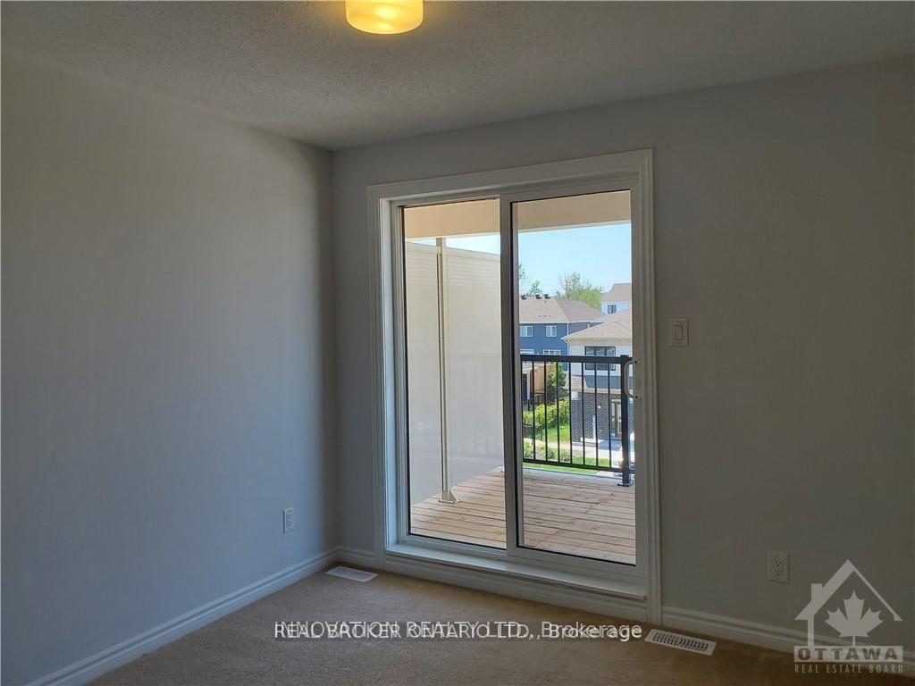 Photo 7 of 719 Rouncey Road, Ottawa, Kanata - Emerald Meadows/Trailwest — HOMEH