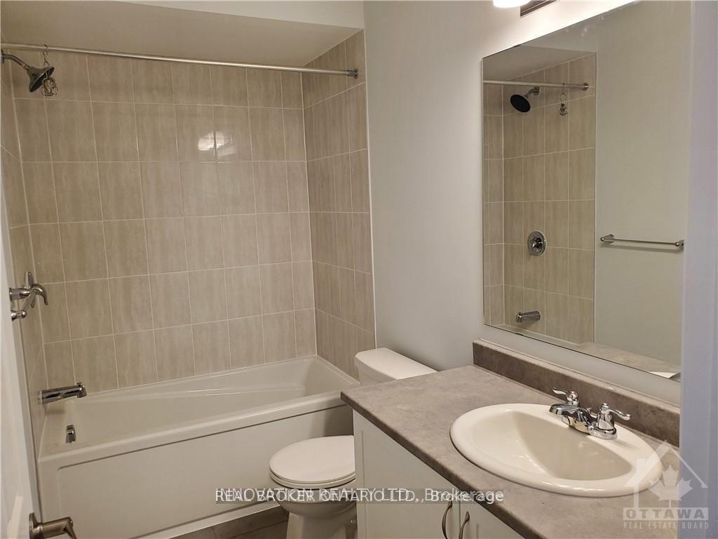 Photo 11 of 719 Rouncey Road, Ottawa, Kanata - Emerald Meadows/Trailwest — HOMEH