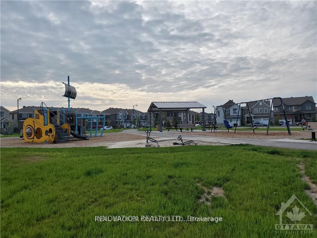 Photo 14 of 719 Rouncey Road, Ottawa, Kanata - Emerald Meadows/Trailwest — HOMEH