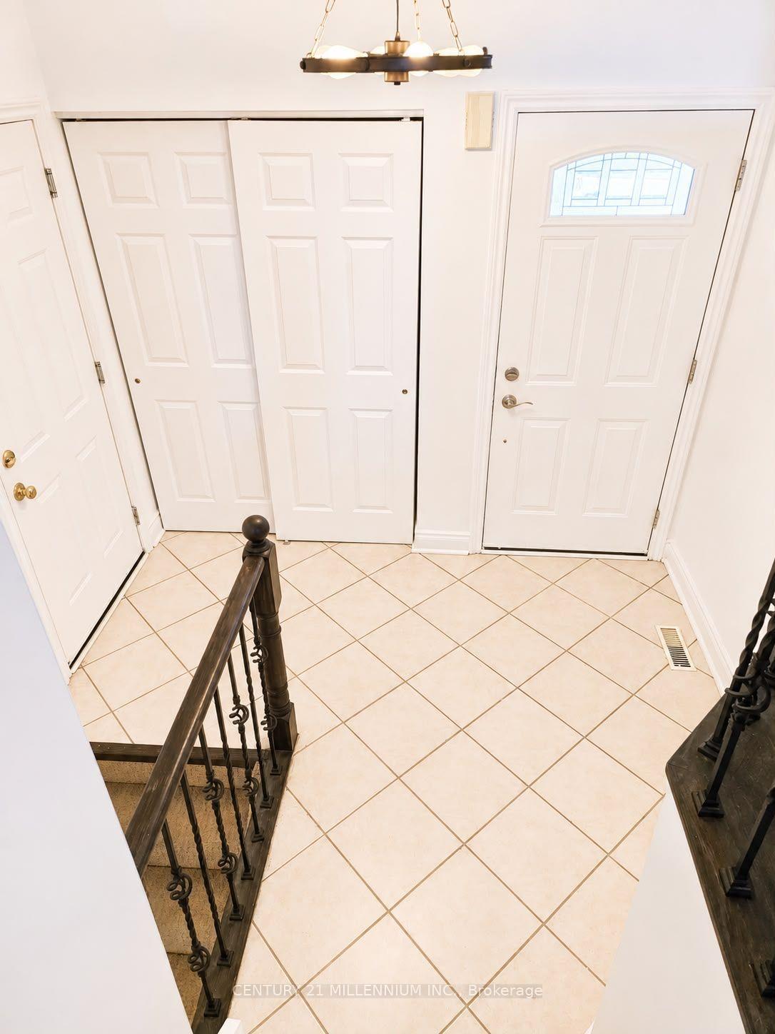 Photo 3 of 89 Masters Drive, Barrie, East Bayfield — HOMEH
