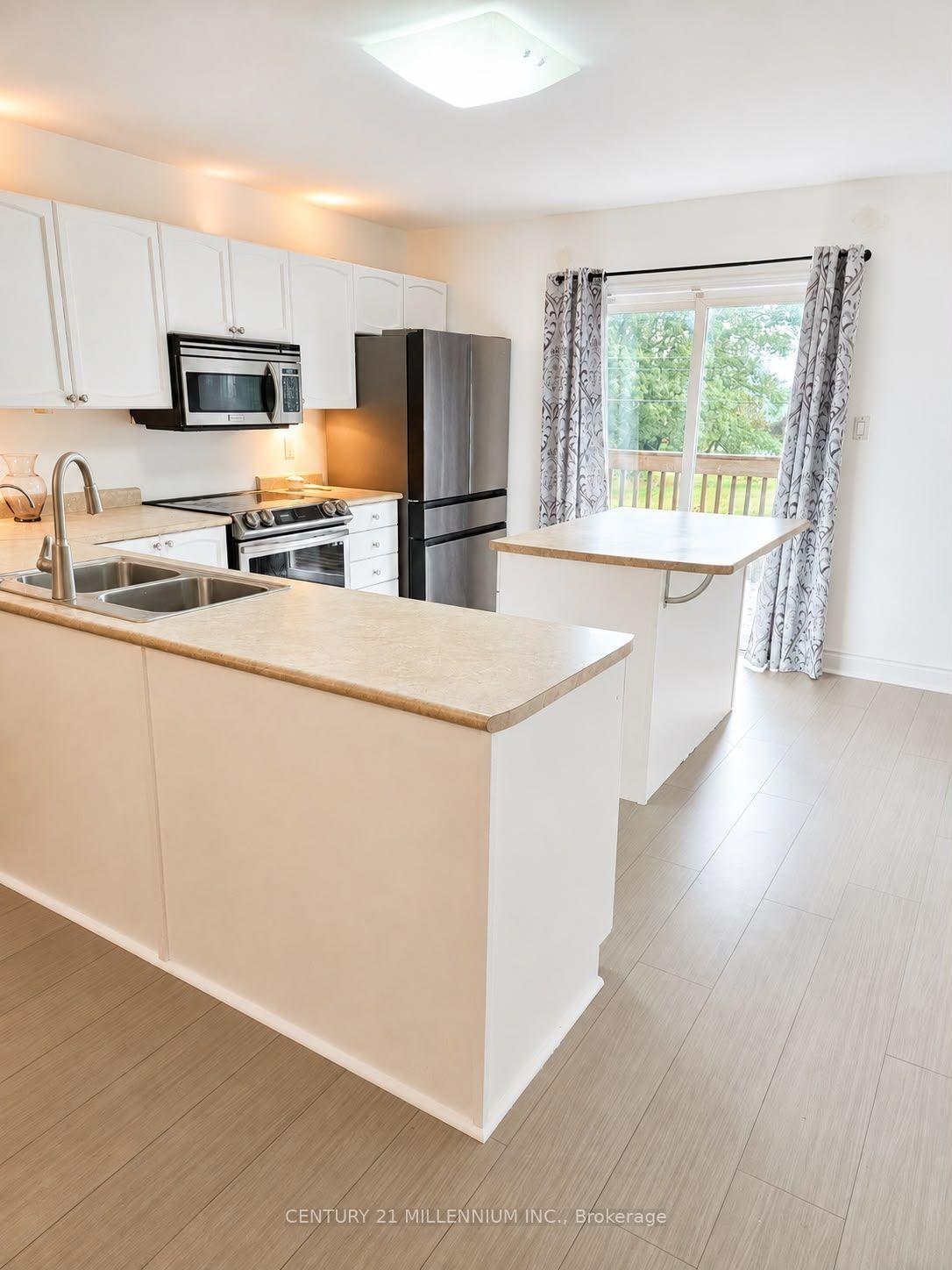 Photo 4 of 89 Masters Drive, Barrie, East Bayfield — HOMEH