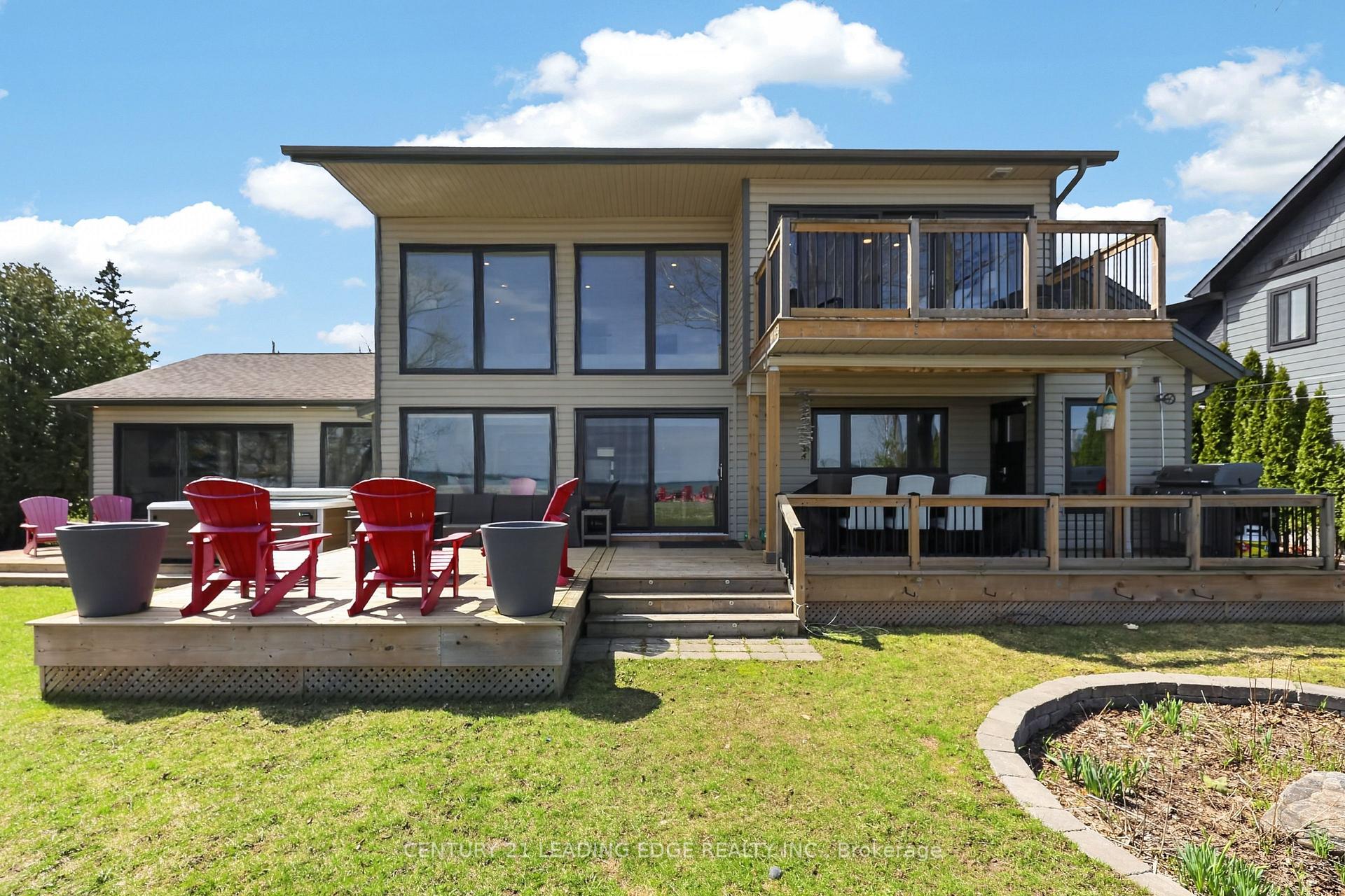 Photo 1 of 29 St. Clair Street, Collingwood — HOMEH