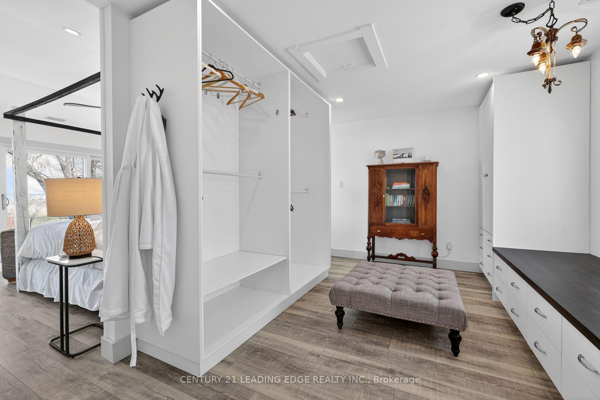 Photo 26 of 29 St. Clair Street, Collingwood — HOMEH
