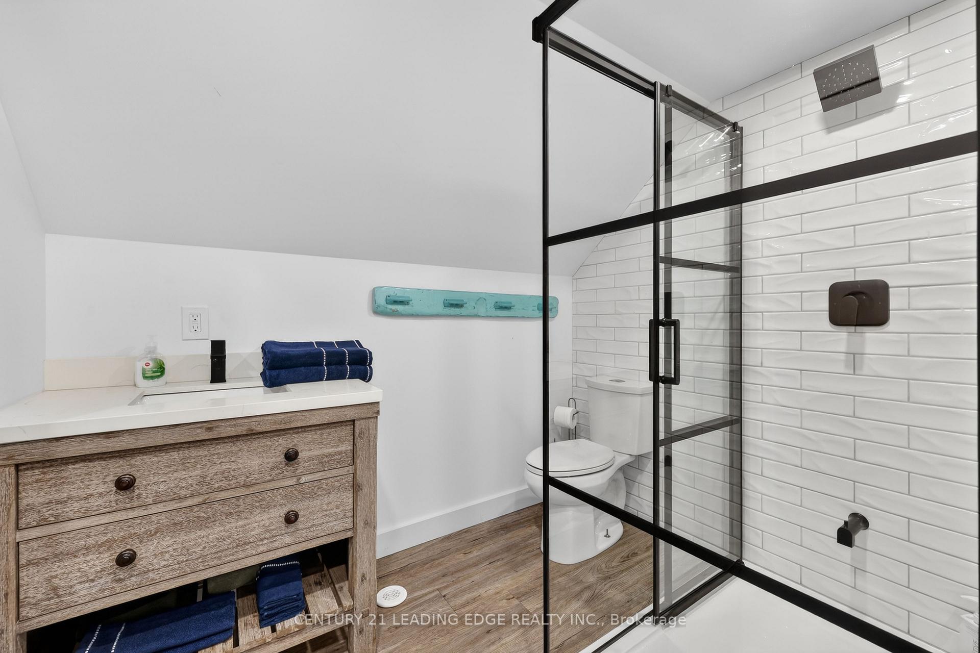 Photo 42 of 29 St. Clair Street, Collingwood — HOMEH