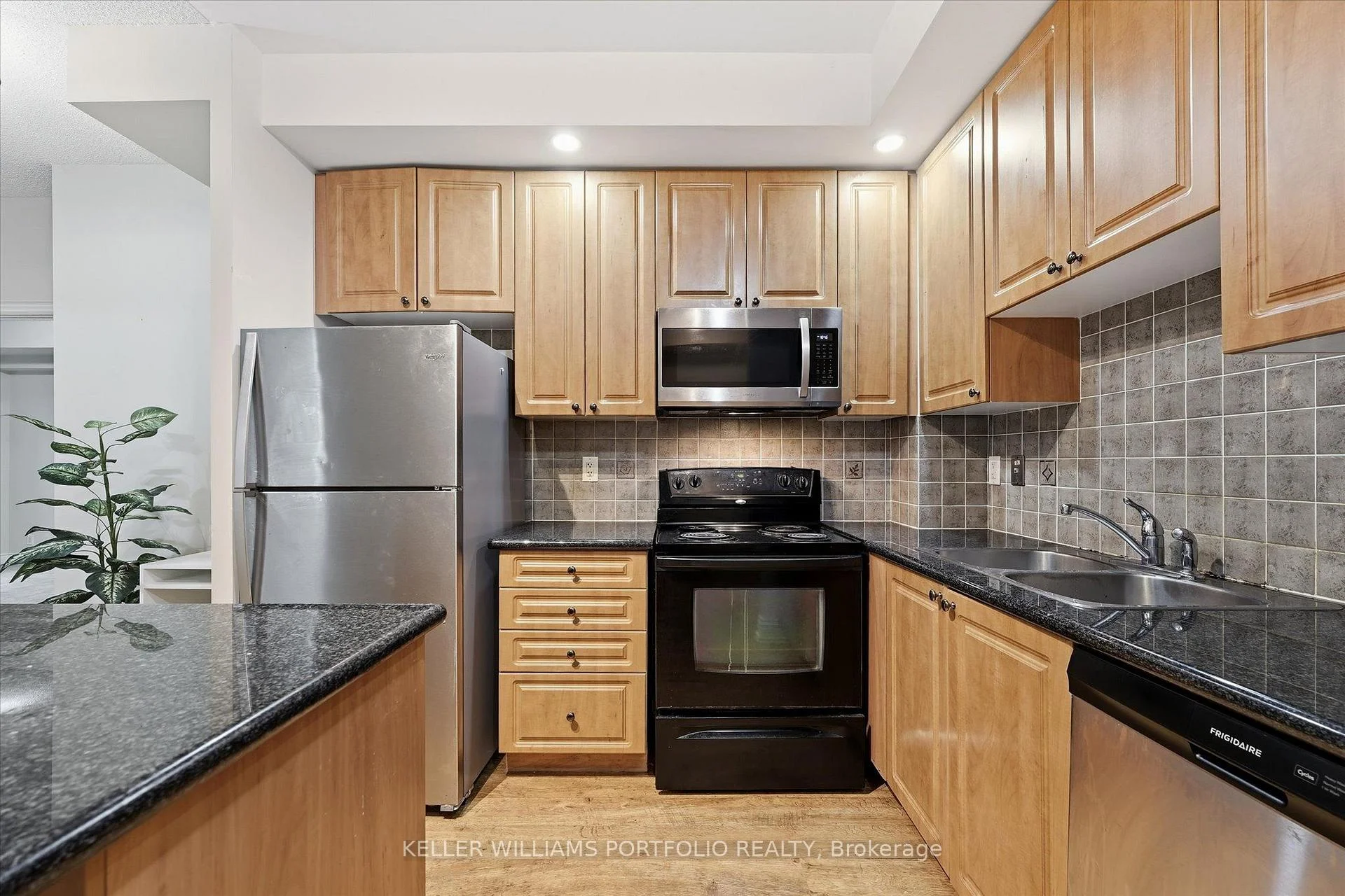 Photo 5 of Unit 133, 33 Cox Boulevard, Markham, Unionville — HOMEH