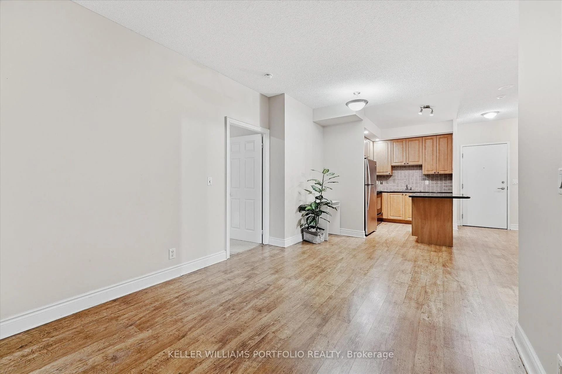 Photo 10 of Unit 133, 33 Cox Boulevard, Markham, Unionville — HOMEH
